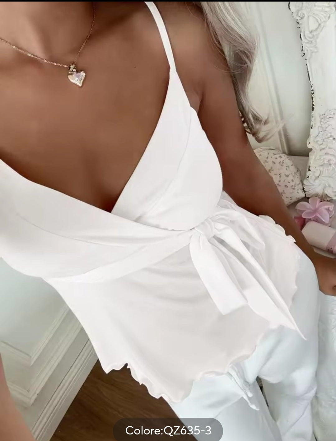 Top con Spalline e Fiocco in Vita — Stile Romantico Estivo